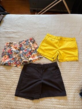3 Pair women’s Size 8 shorts - J Crew, Banana Republic, Tommy Hilfiger